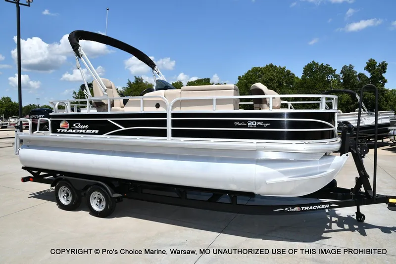 Slide: The Image of Sun Tracker Fishin' Barge 20 DLX 2019 - 78