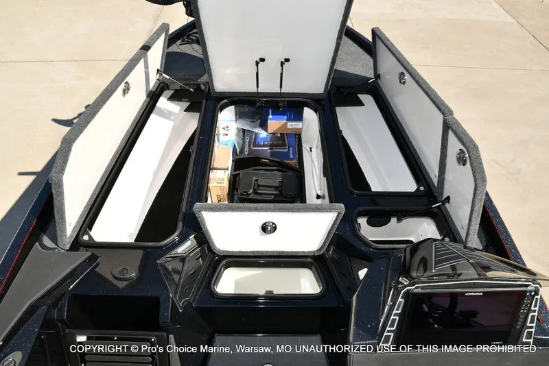 Slide: The Image of Ranger Z520R 2025 - 11