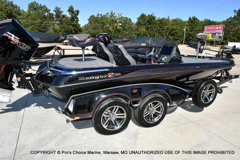 Slide: The Image of Ranger Z520R 2025 - 13