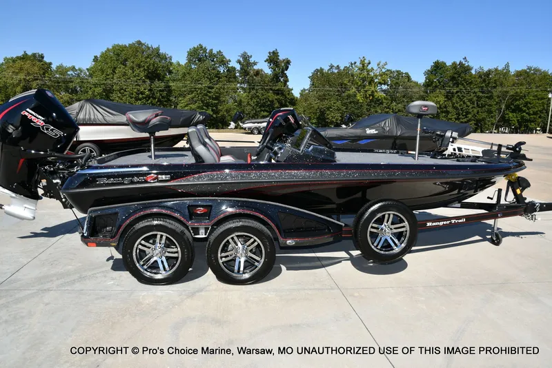 Slide: The Image of Ranger Z520R 2025 - 14