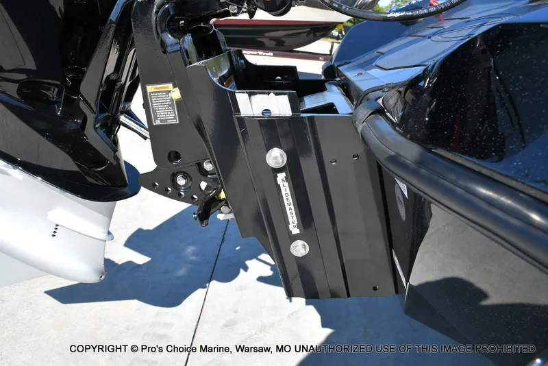 Slide: The Image of Ranger Z520R 2025 - 17