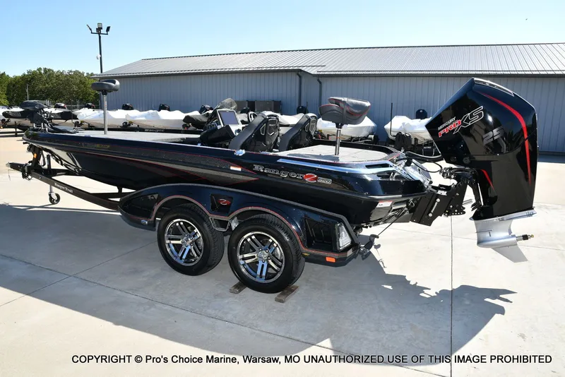 Slide: The Image of Ranger Z520R 2025 - 20