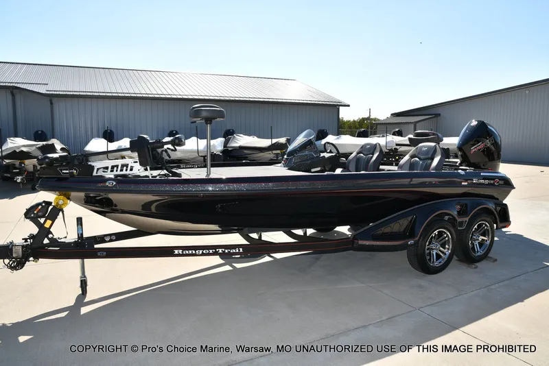 Slide: The Image of Ranger Z520R 2025 - 22