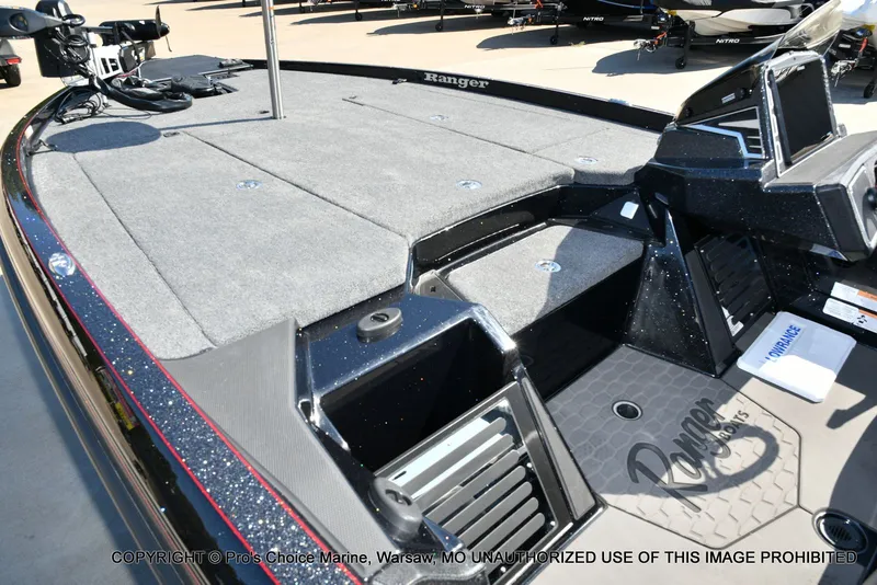 Slide: The Image of Ranger Z520R 2025 - 32