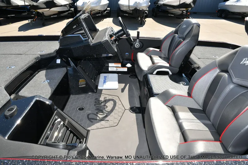 Slide: The Image of Ranger Z520R 2025 - 33