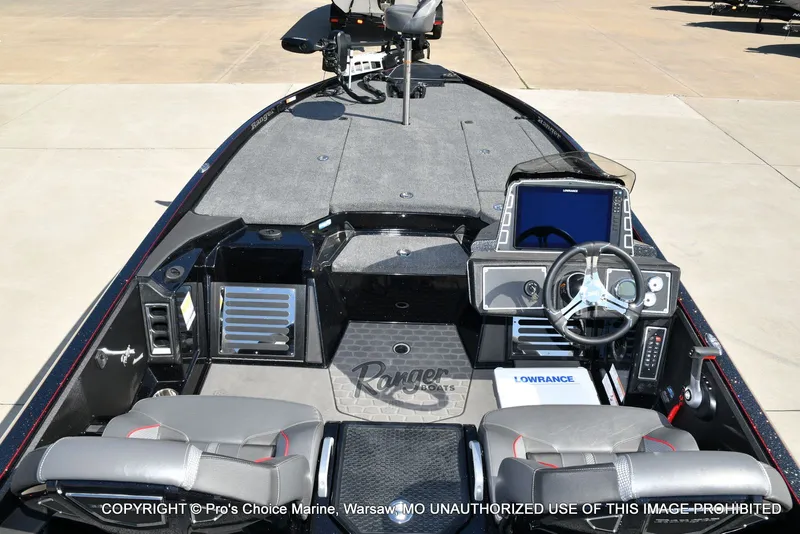 Slide: The Image of Ranger Z520R 2025 - 35