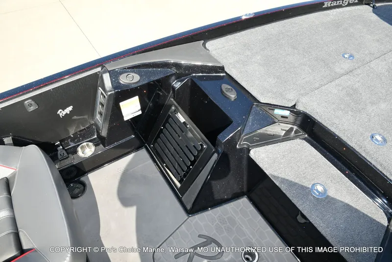 Slide: The Image of Ranger Z520R 2025 - 42