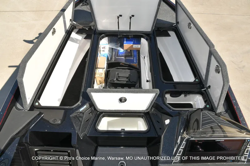 Slide: The Image of Ranger Z520R 2025 - 53