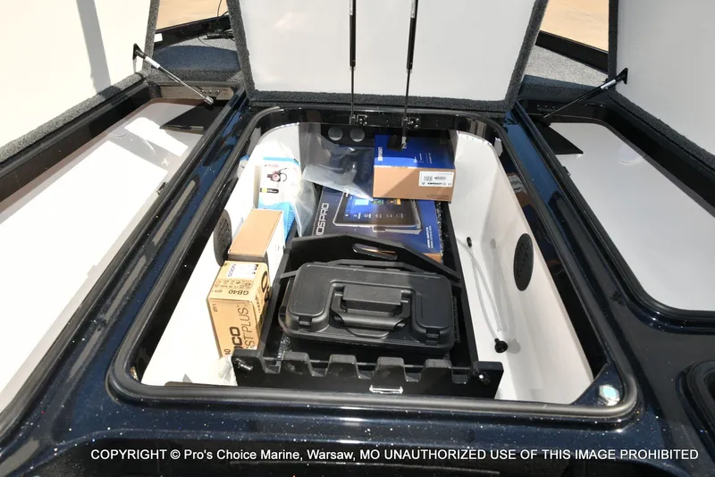 Slide: The Image of Ranger Z520R 2025 - 55