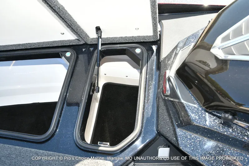 Slide: The Image of Ranger Z520R 2025 - 60