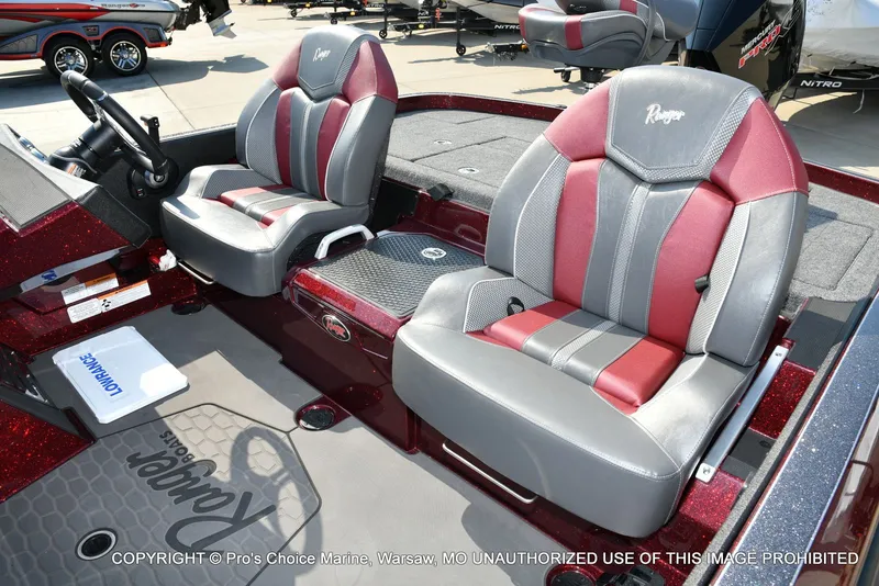 Slide: The Image of Ranger Z521R 2025 - 14