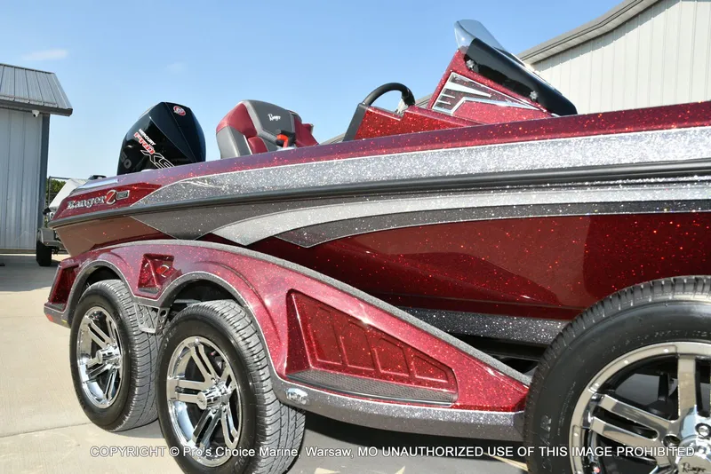 Slide: The Image of Ranger Z521R 2025 - 17