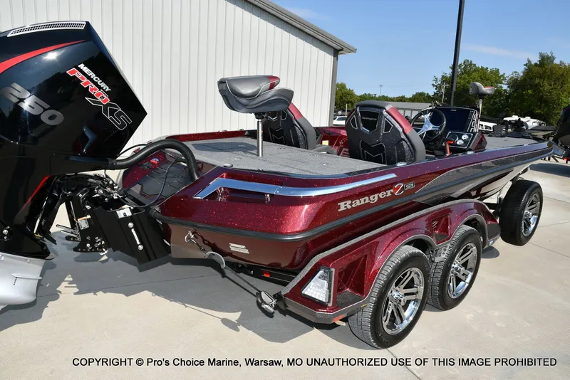 Slide: The Image of Ranger Z521R 2025 - 19