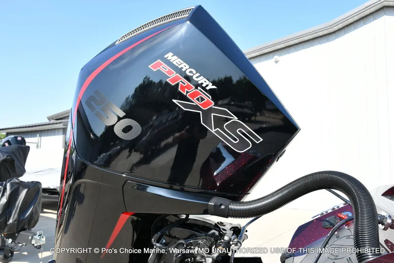 Slide: The Image of Ranger Z521R 2025 - 22