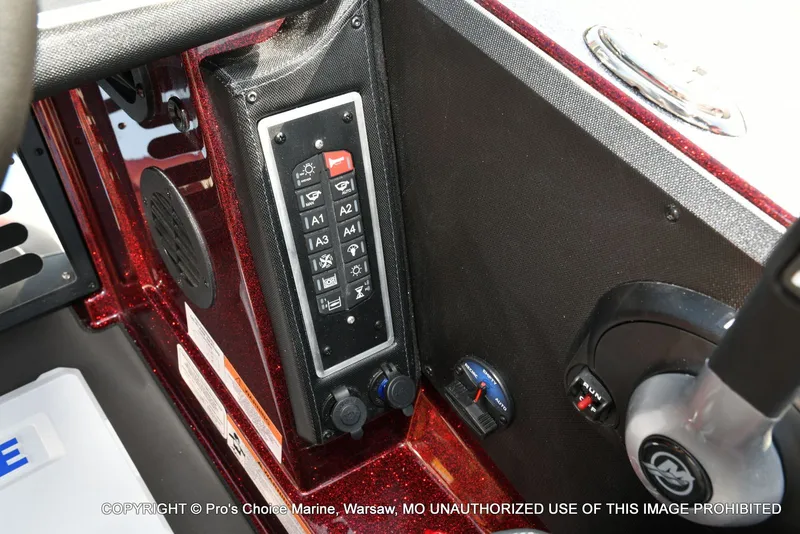 Slide: The Image of Ranger Z521R 2025 - 3