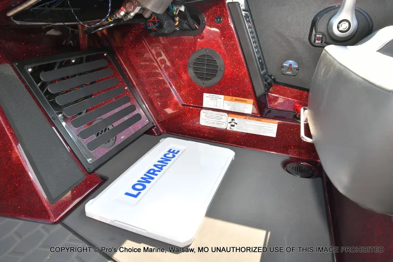 Slide: The Image of Ranger Z521R 2025 - 37