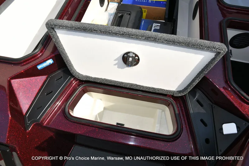 Slide: The Image of Ranger Z521R 2025 - 48