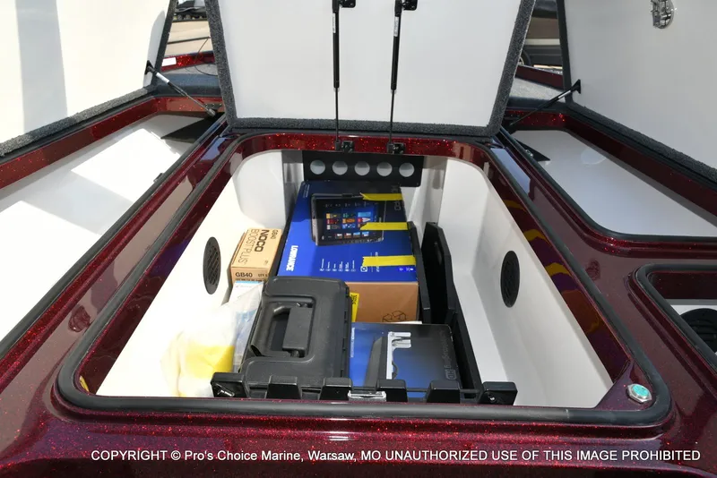 Slide: The Image of Ranger Z521R 2025 - 50