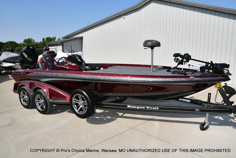 Slide: The Image of Ranger Z521R 2025 - 70