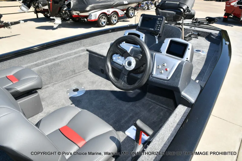 Slide: The Image of Tracker Pro Team 175 Crappie Edition 2025 - 30