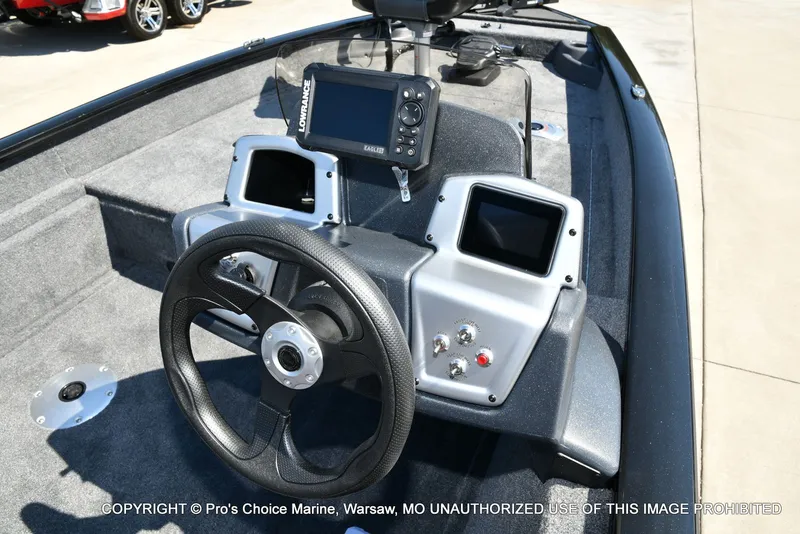 Slide: The Image of Tracker Pro Team 175 Crappie Edition 2025 - 31