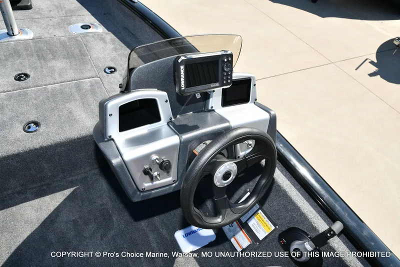 Slide: The Image of Tracker Pro Team 175 Crappie Edition 2025 - 35