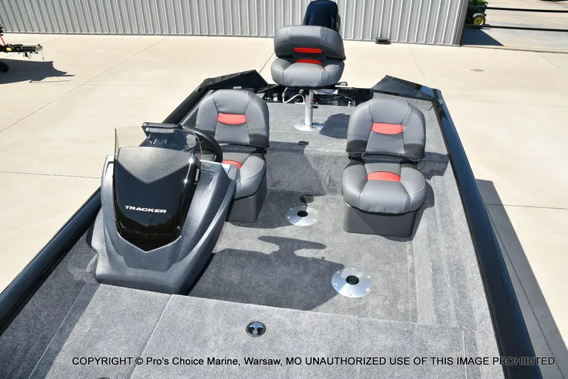 Slide: The Image of Tracker Pro Team 175 Crappie Edition 2025 - 41