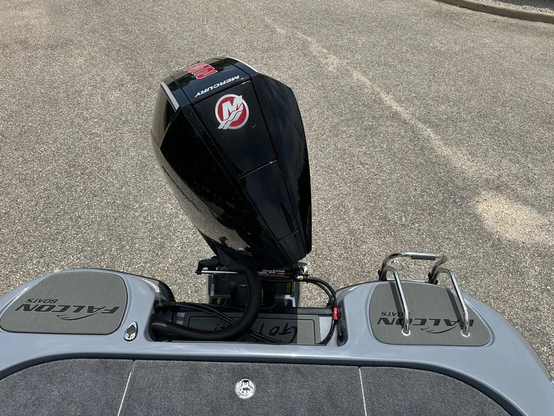 Slide: The Image of Falcon Boats 21 PREDATOR Tournament ready 2026 - 16