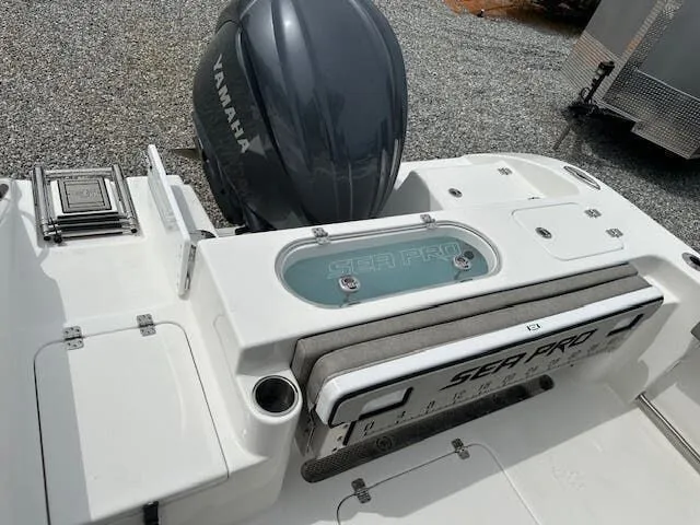 Slide: The Image of Sea Pro 242 Center Console 2024 - 3