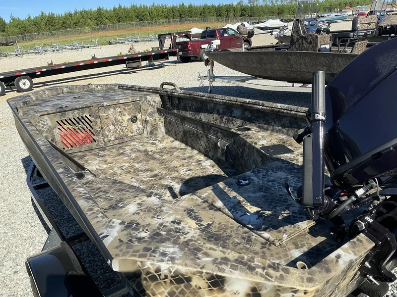 Slide: The Image of Excel Viper F4 1554 ECLIPSE 2025 - 7