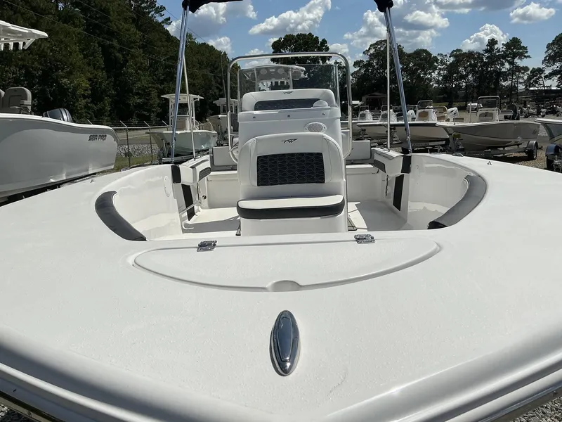 Slide: The Image of Tidewater 180 CC Adventure 2025 - 11