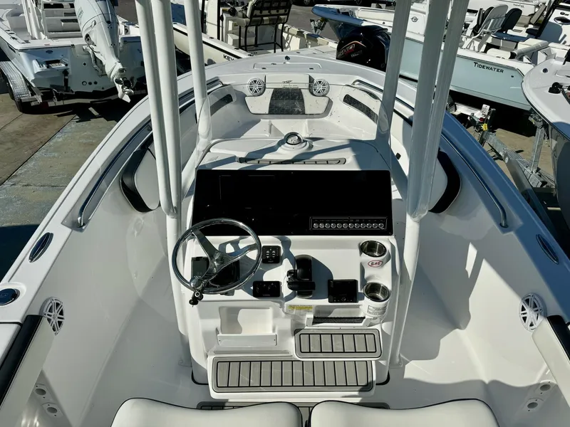 Slide: The Image of Tidewater 220 LXF 2025 - 5