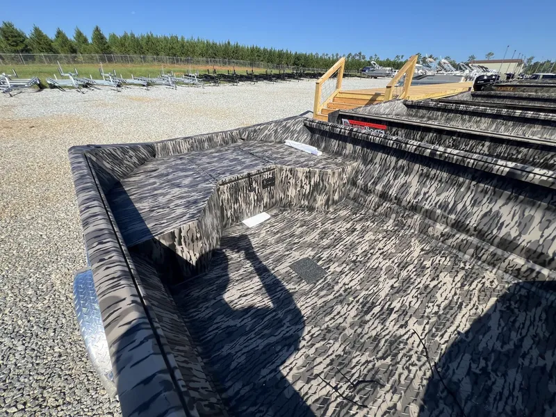 Slide: The Image of Reaper Boats 653 2025 - 4