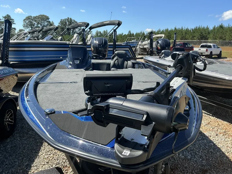 Slide: The Image of Skeeter ZXR Series ZXR21 COLOR 2 2025 - 13