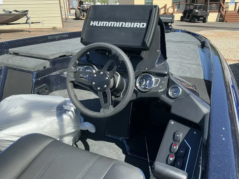 Slide: The Image of Skeeter ZXR Series ZXR21 COLOR 2 2025 - 4