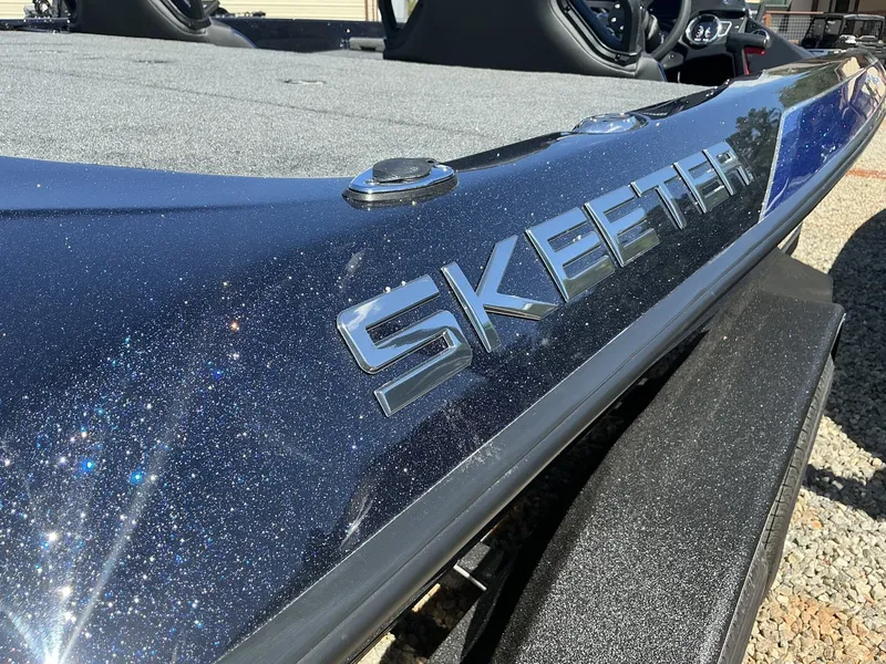 Slide: The Image of Skeeter ZXR Series ZXR21 COLOR 2 2025 - 6