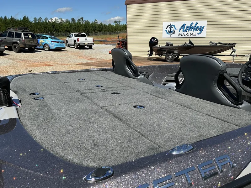 Slide: The Image of Skeeter ZXR Series ZXR21 COLOR 3 2025 - 11