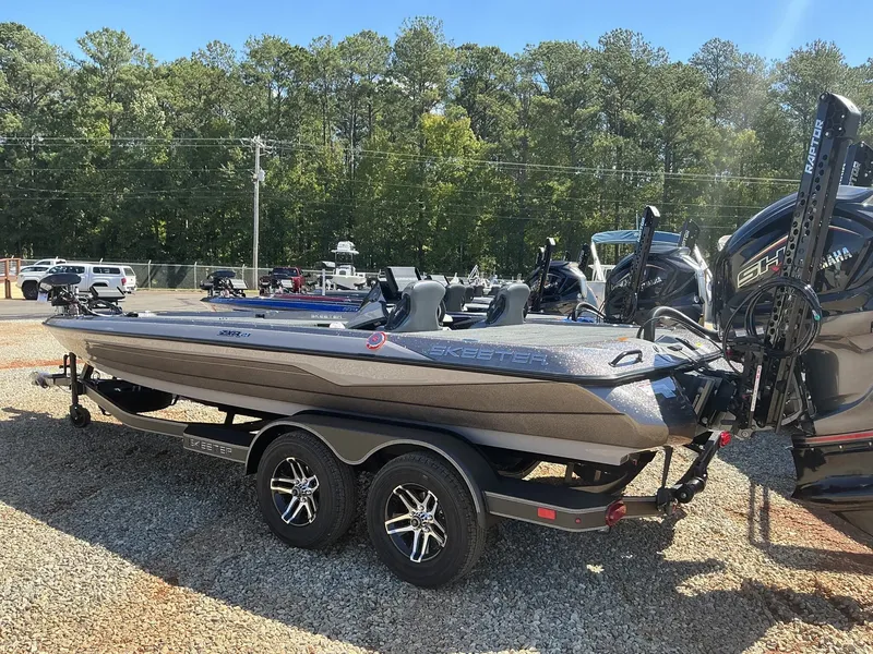 Slide: The Image of Skeeter ZXR Series ZXR21 COLOR 3 2025 - 2