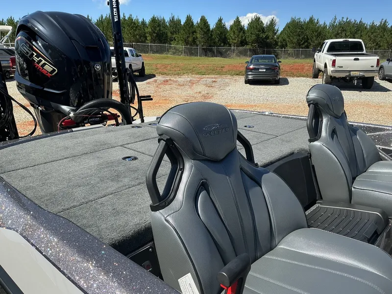 Slide: The Image of Skeeter ZXR Series ZXR21 COLOR 3 2025 - 7