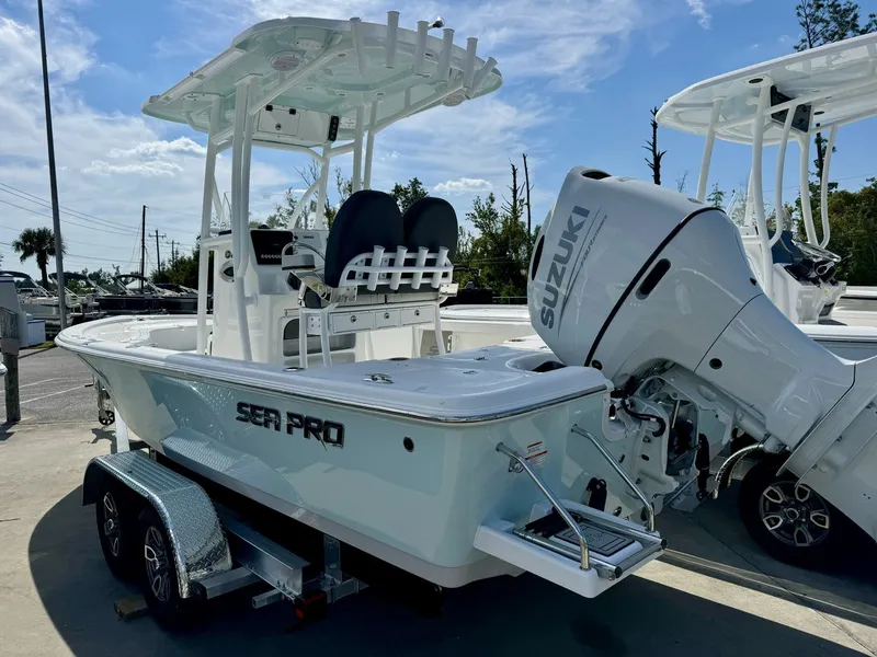 Slide: The Image of Sea Pro 230 Bay 2025 - 4