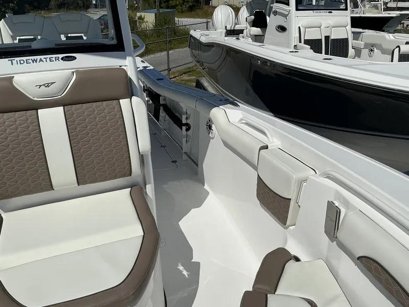 Slide: The Image of Tidewater 272 CC Adventure 2025 - 11