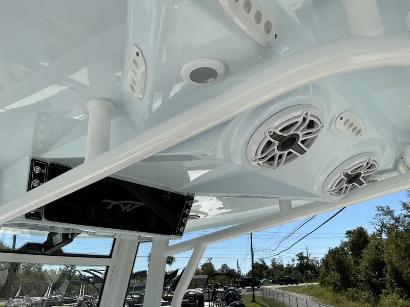 Slide: The Image of Tidewater 272 CC Adventure 2025 - 27