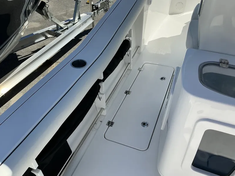 Slide: The Image of Tidewater 272 CC Adventure 2025 - 31