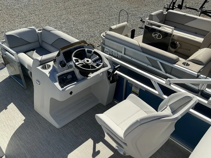 Slide: The Image of Avalon Venture QUAD LOUNGER 2025 - 3