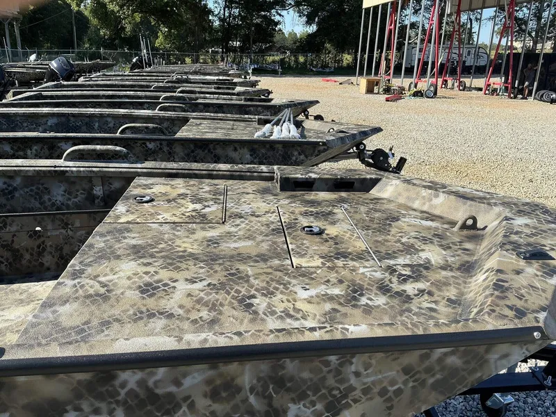 Slide: The Image of Excel Viper F4 1554 ECLIPSE 2025 - 3