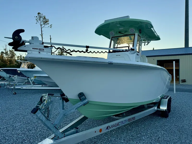 Slide: The Image of Sea Pro 242 Center Console 2025 - 3