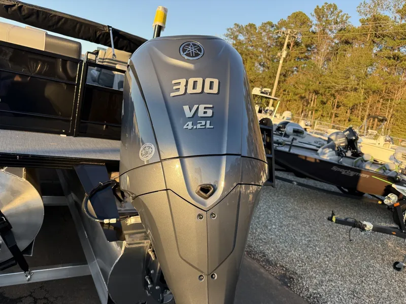 Slide: The Image of Veranda Relax Series VR25RC XL 2025 - 8