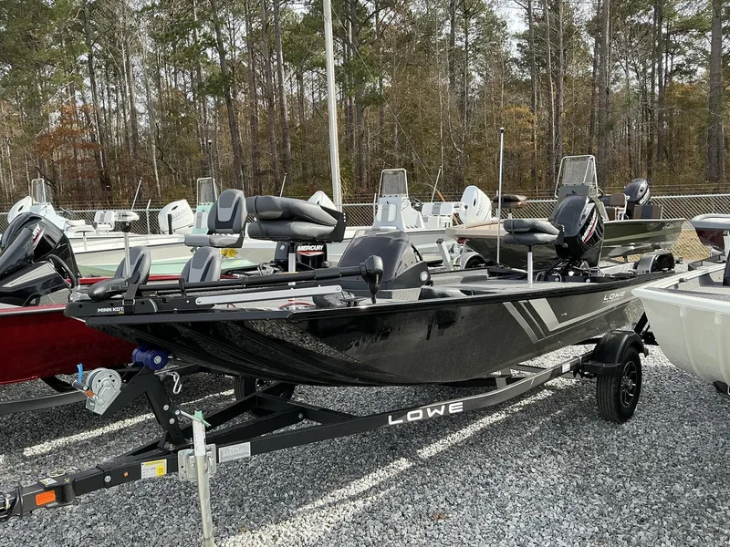 Slide: The Image of Lowe Skorpion 2025 - 1