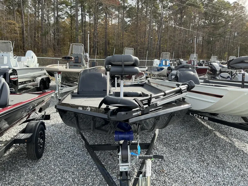 Slide: The Image of Lowe Skorpion 2025 - 2