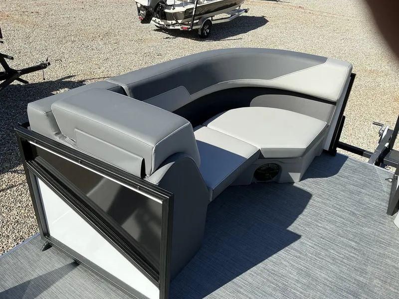 Slide: The Image of Lowe LS 170 2025 - 7